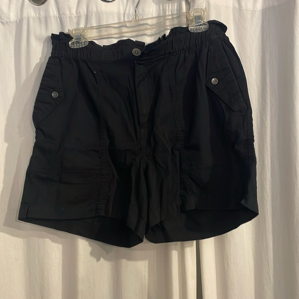 Black Medium Old Navy Shorts.